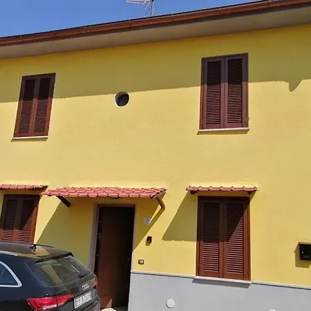 Holiday home Enza's Petite Maison
