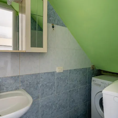 بيت للعطل Enza's Petite Maison *